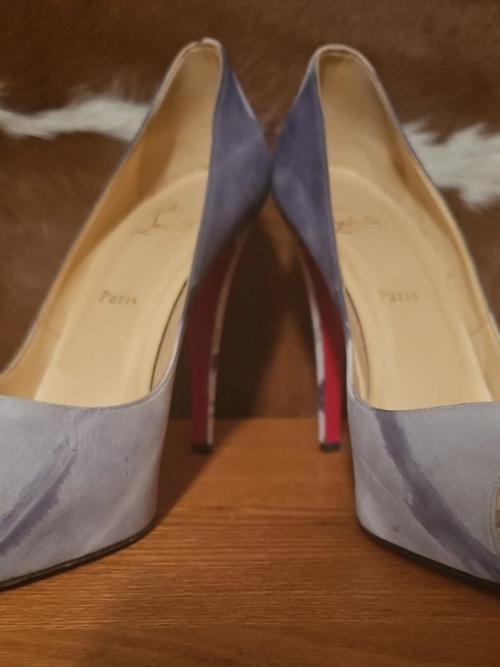 Christian Louboutin Very Prive Woodstock Blue-Gray Suede Stiletto Pumps Red Sole
